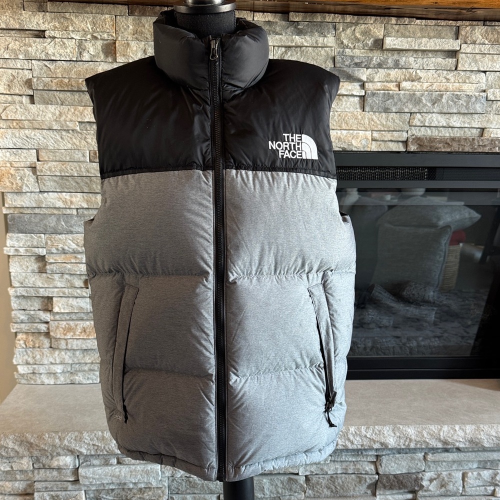 The North Face Men's Black and Gray Puffer Jacket